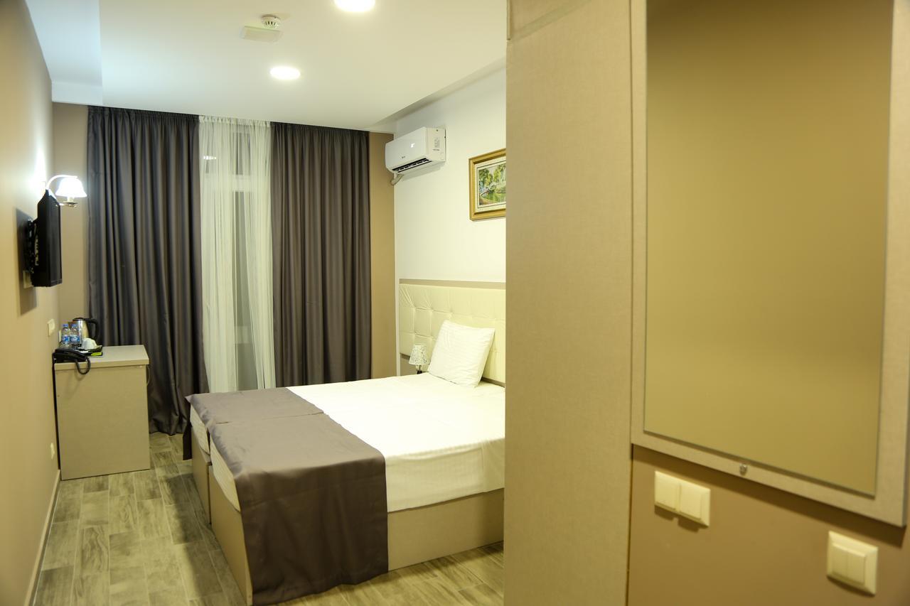 Hotel Jeal Батумі Екстер'єр фото
